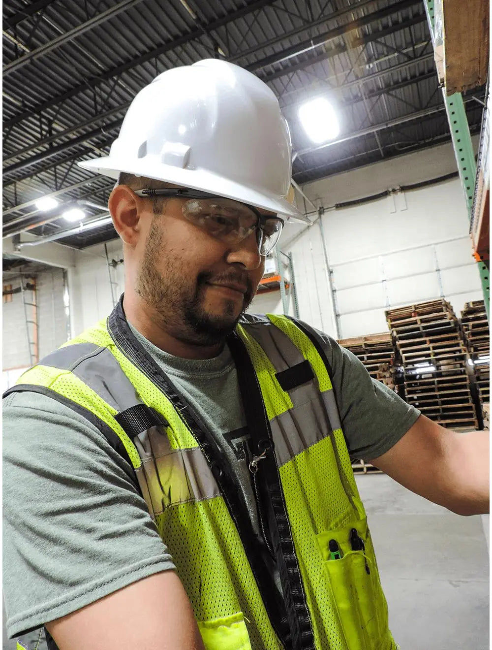 Bullhead Safety - Full Brim Style Hard Hat, Six-Point Ratchet Suspension - Becker Safety and Supply