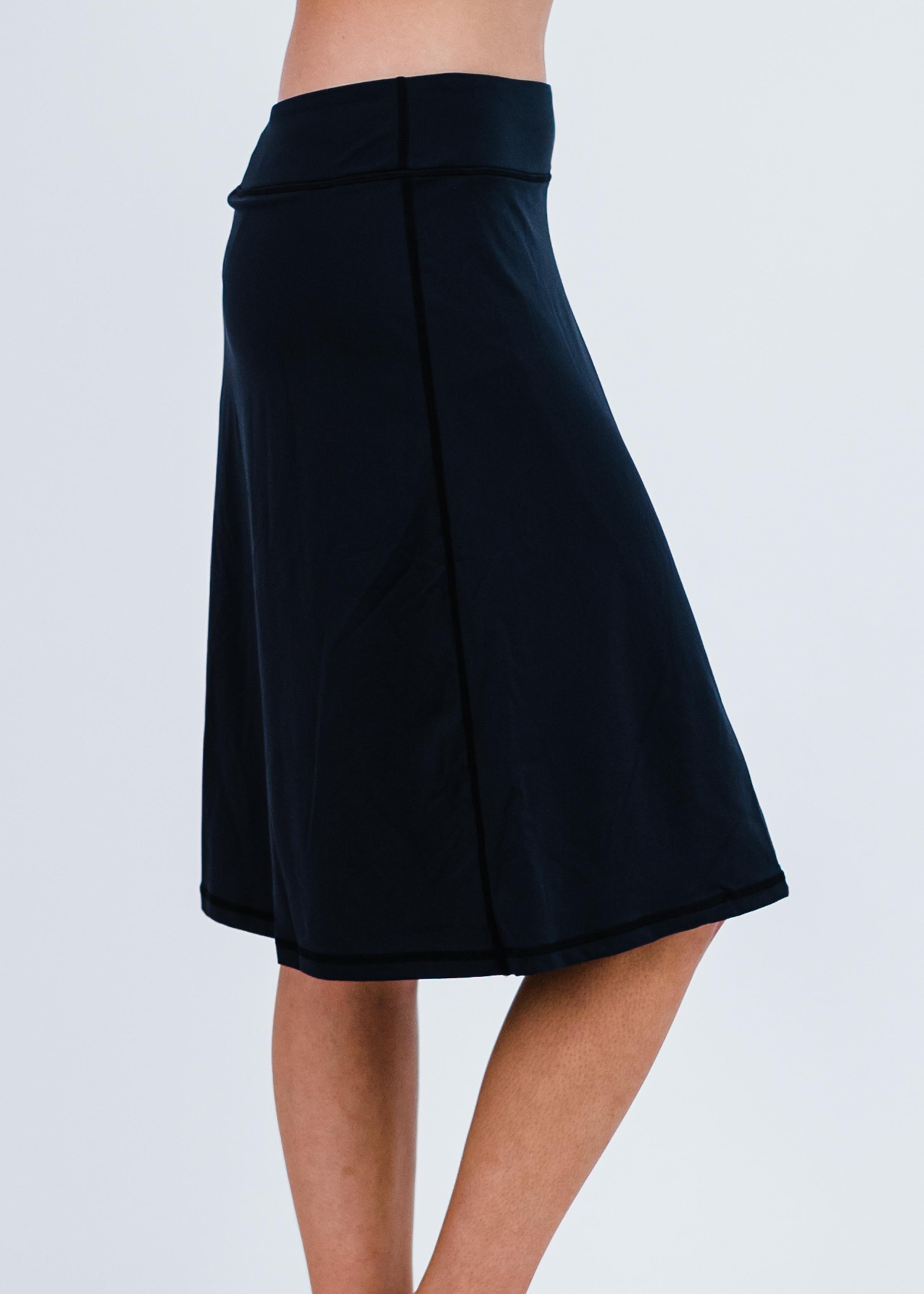 ｋｎｅｅ　ｌｅｎｇｔｈ　ｃｕｒｖｅ　ｓｋｉｒｔ（４７０ＨＳ８８１－０４００） Knee Length Lycra® Sport Skirt With Attached 10