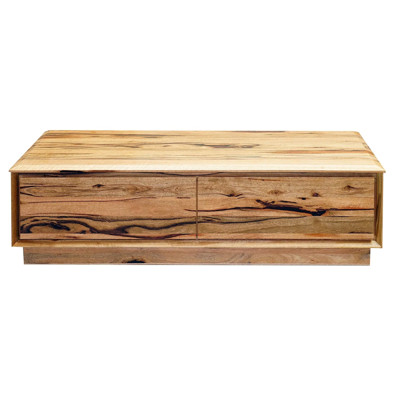 Bespoke vs. Ready-Made Outdoor Furniture: Which Is Best?