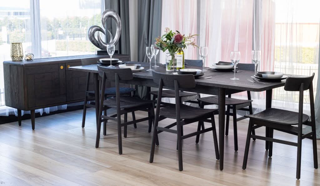 FARLOW OAK DINING TABLE - EXTENSION - 170-230CM & 6 FARLOW TIMBER SEAT DINING CHAIRS BLACK