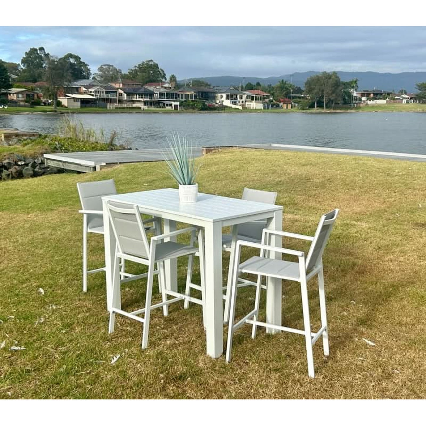 Finnigan 5 pce. Outdoor Aluminium Bar Set in White/Grey
