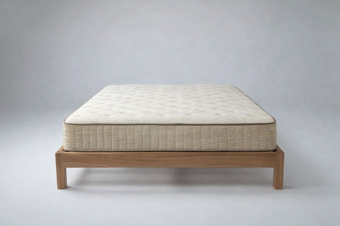 MADE TO ORDER FERGUSON FLUSH VIC ASH BED QUEEN SIZE CLEAR LACQUER + PURE SUPPORT QUEEN MATTRESS FLOOR STOCK CLEARANCE