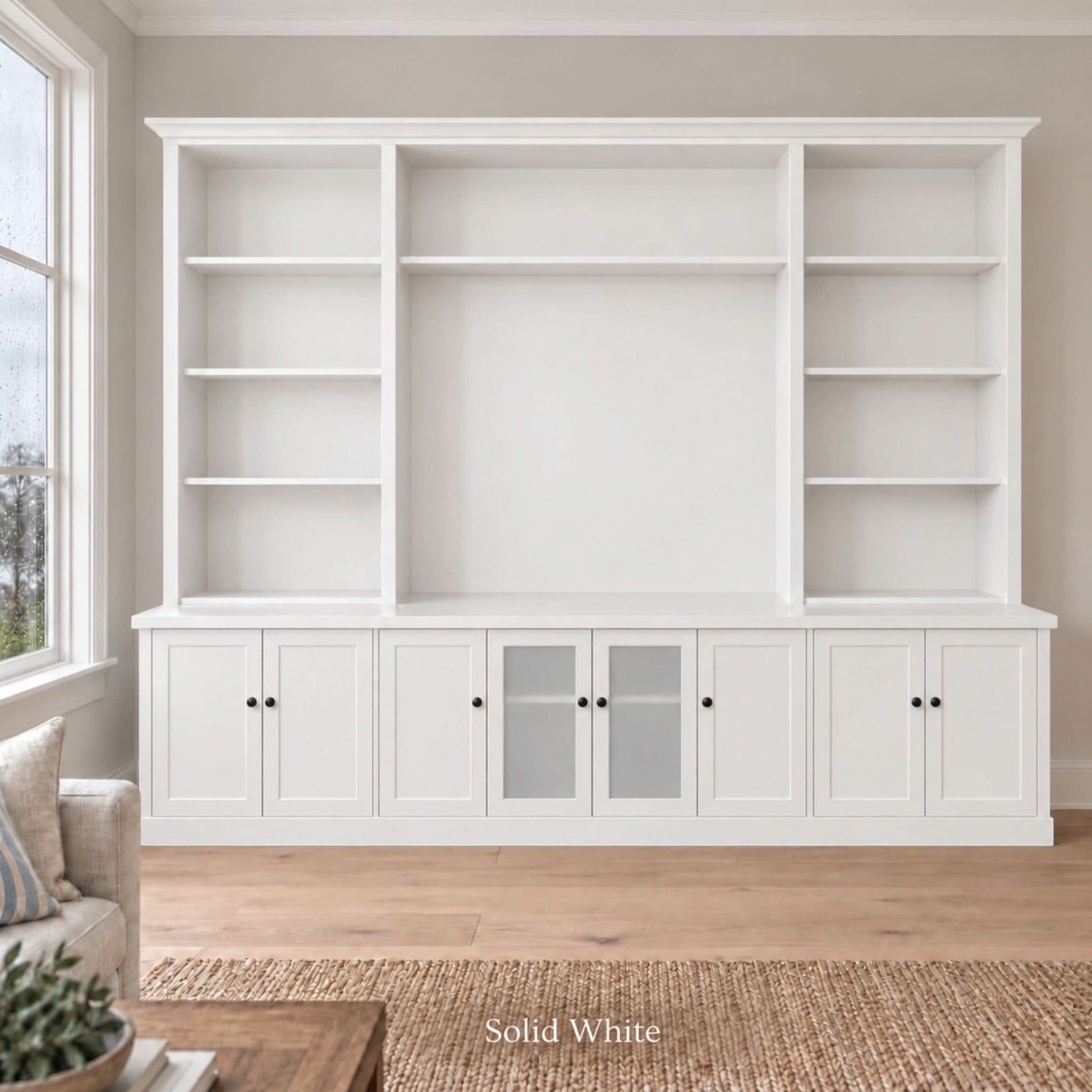Harrington 5-piece wall unit in White with frosted glass centre doors and knob handles