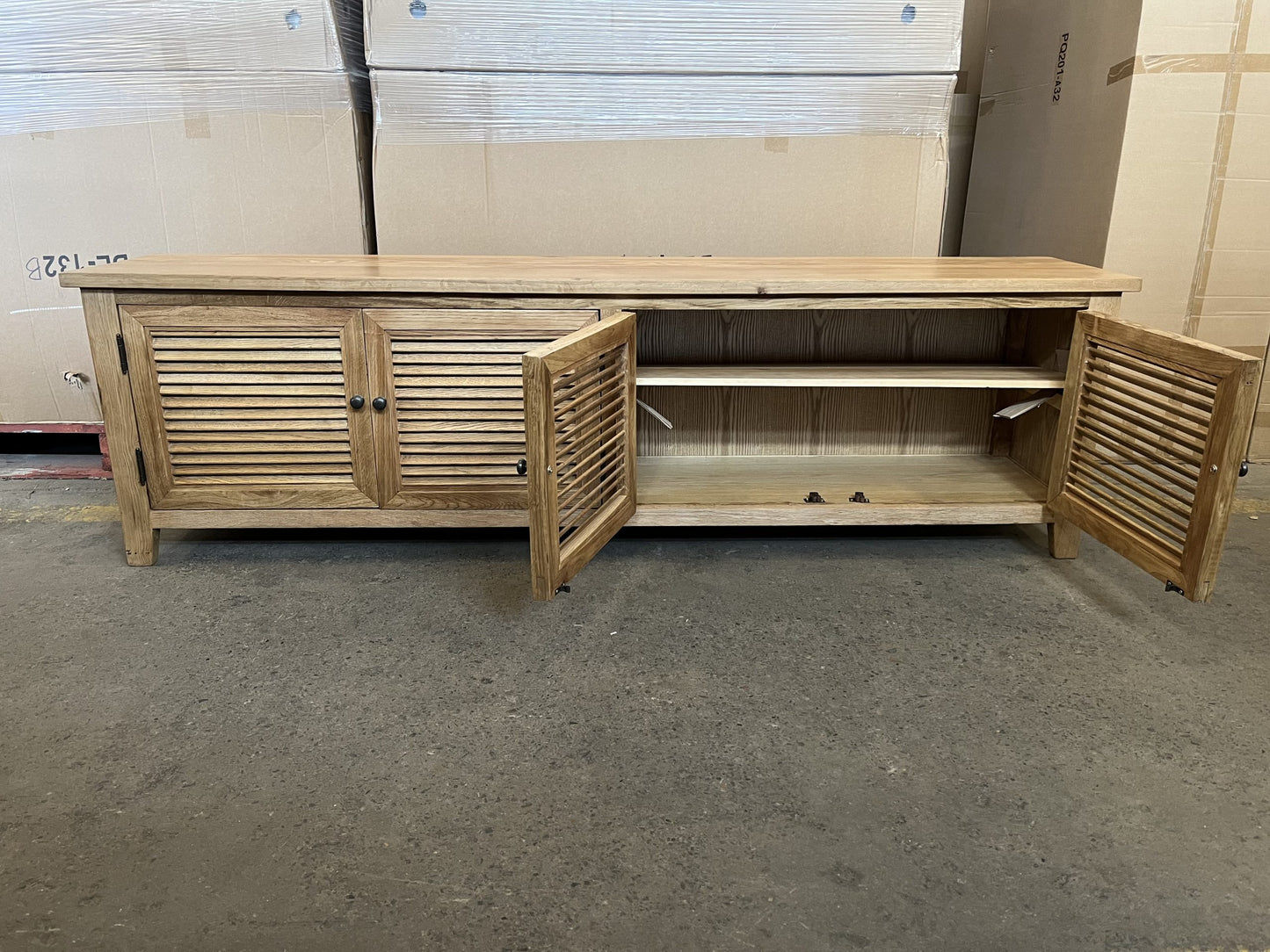 PALM BEACH LOUVRE STYLE TV/ENTERTAINMENT UNIT - 4 DOORS - SOLID OAK NATURAL - MyChocolateWood