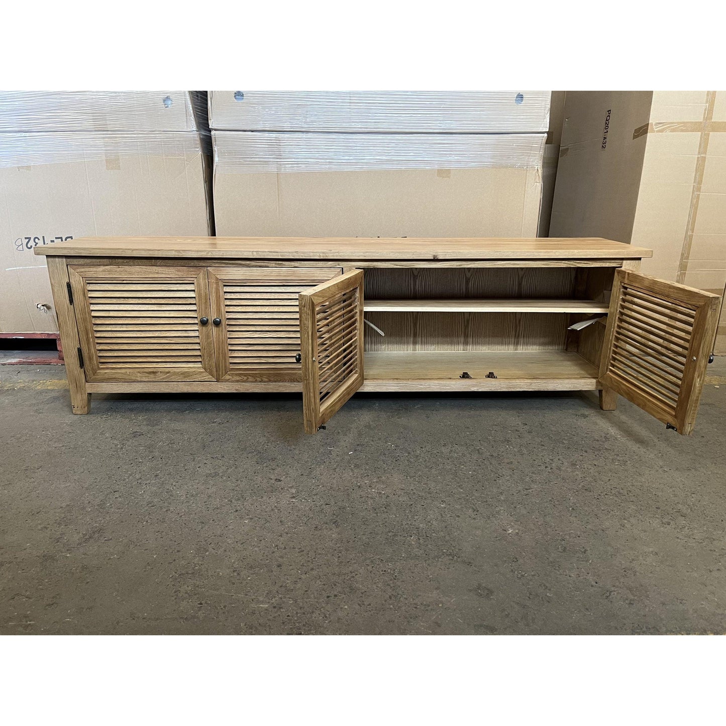 PALM BEACH LOUVRE STYLE TV/ENTERTAINMENT UNIT - 4 DOORS - SOLID OAK NATURAL