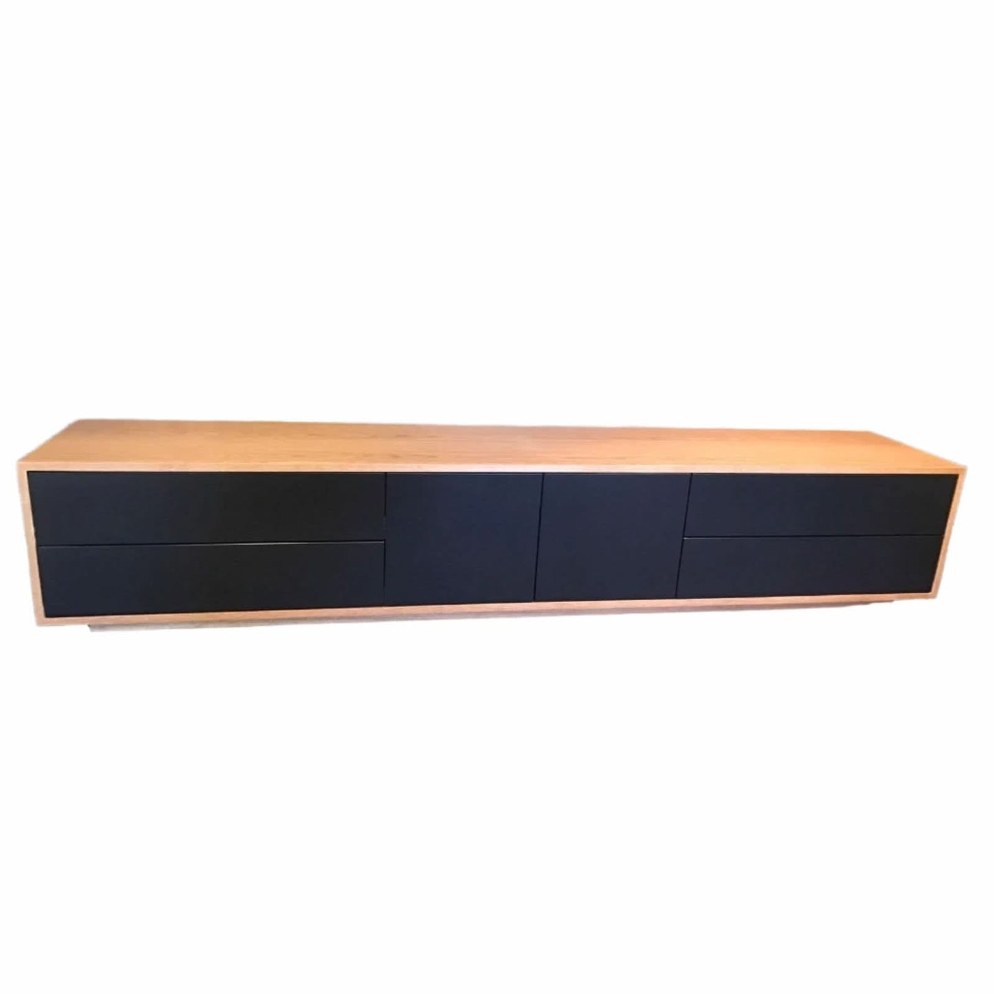 BERLIN SOLID AMERICAN OAK 4 DRAWER / 2 DOOR TV ENTERTAINMENT UNIT - MyChocolateWood
