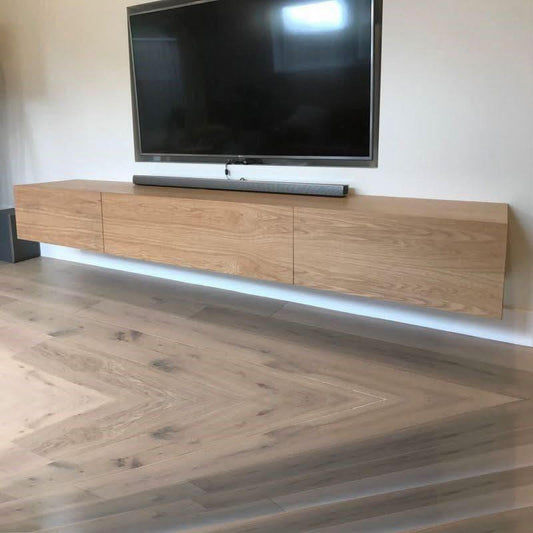 CLAUDE SOLID AMERICAN OAK TV/ENTERTAINMENT UNIT 2 DRAWERS & CENTER DROP DOWN