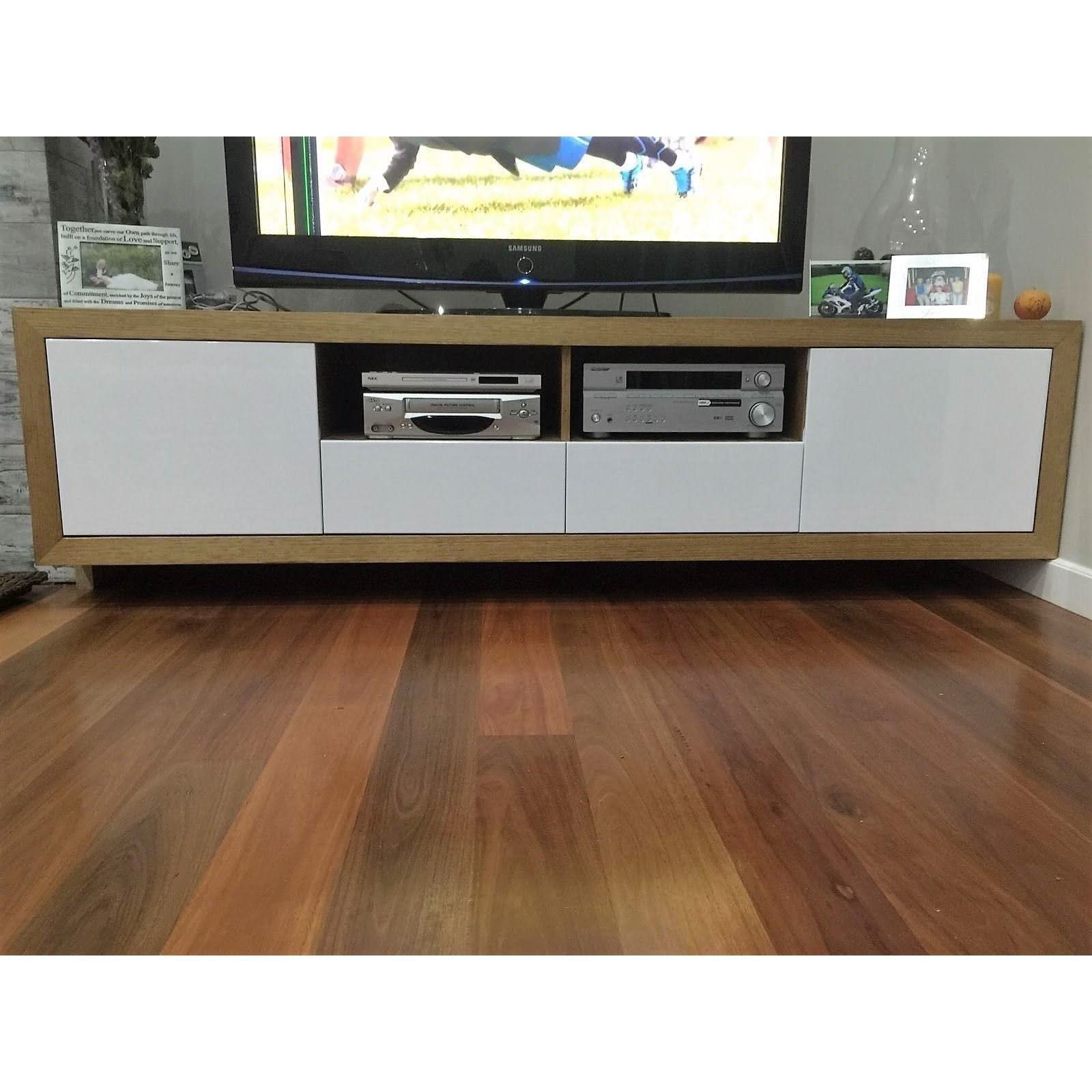 LARA TASSIE OAK WALL MOUNTED TV/ENTERTAINMENT UNIT - MyChocolateWood