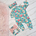 Cute and stylish cherubs print baby grow with matching accessories 