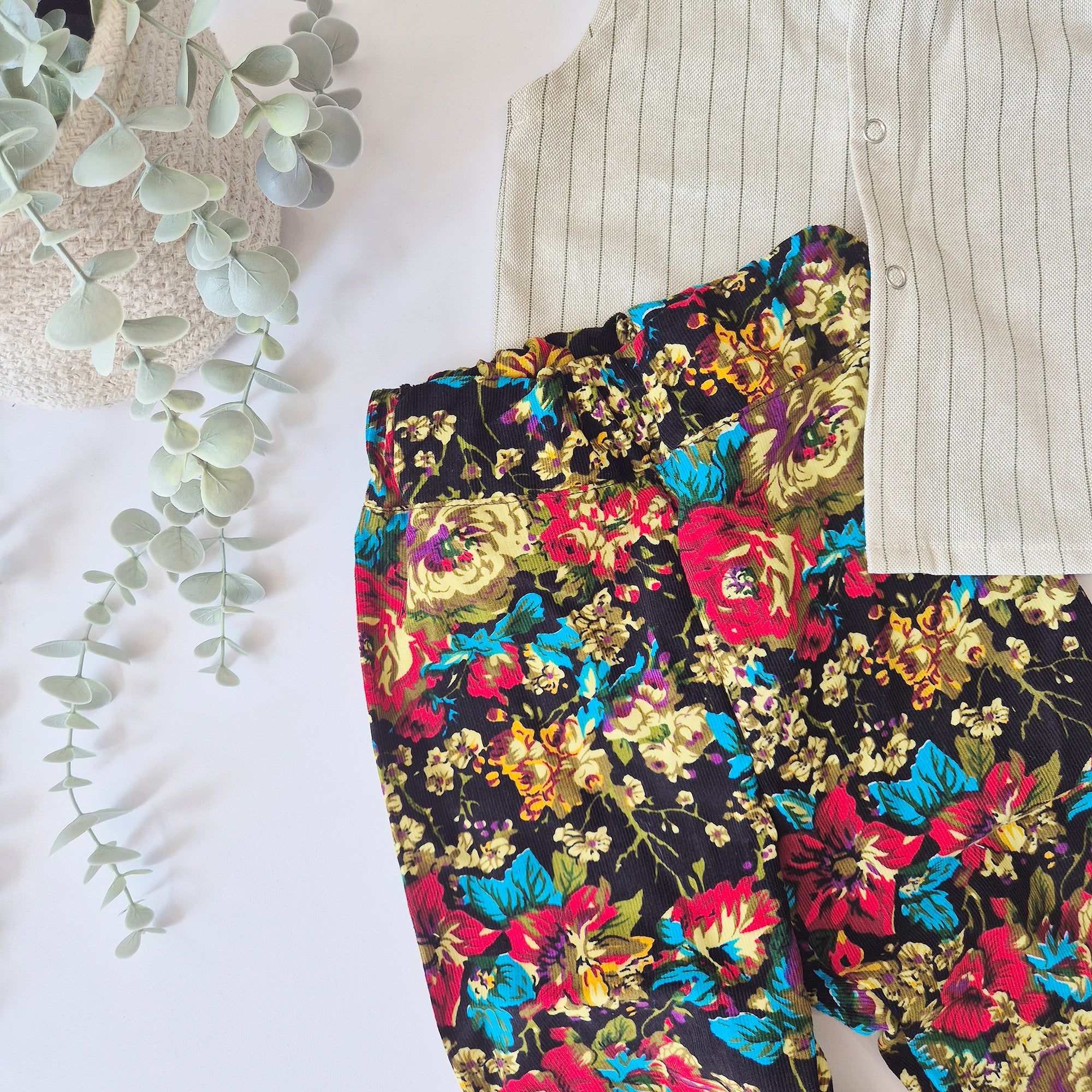 Cord baggy trousers for kids with flower print