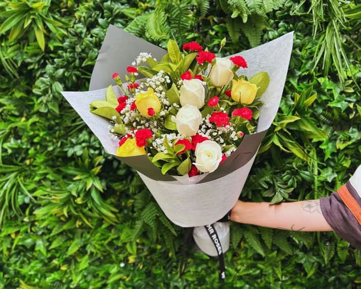 Golden Glow Bouquet