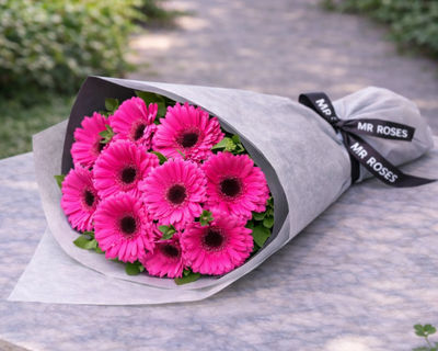 hot pink gerbera bouquet