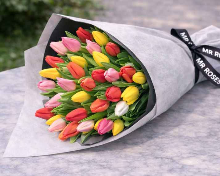 Tulipes And Roses Tulips Bouquet | Same Day Flowers Delivery | Buy Online | Mr Roses