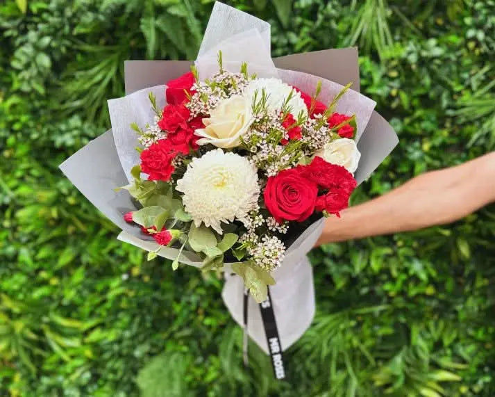 Classic Red & White Bouquet | Fresh Flowers | Mr Roses