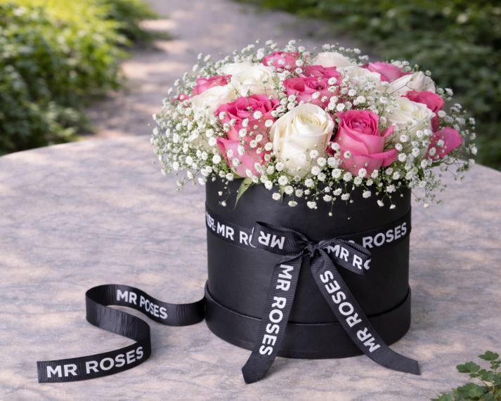 Pink & White Rose Hat Box