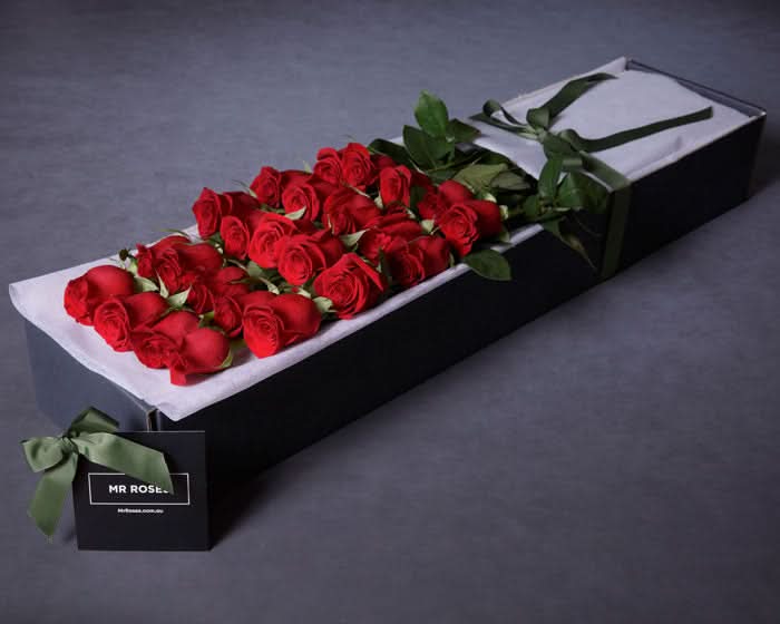 medium stemmed red roses in Mr Roses gift box