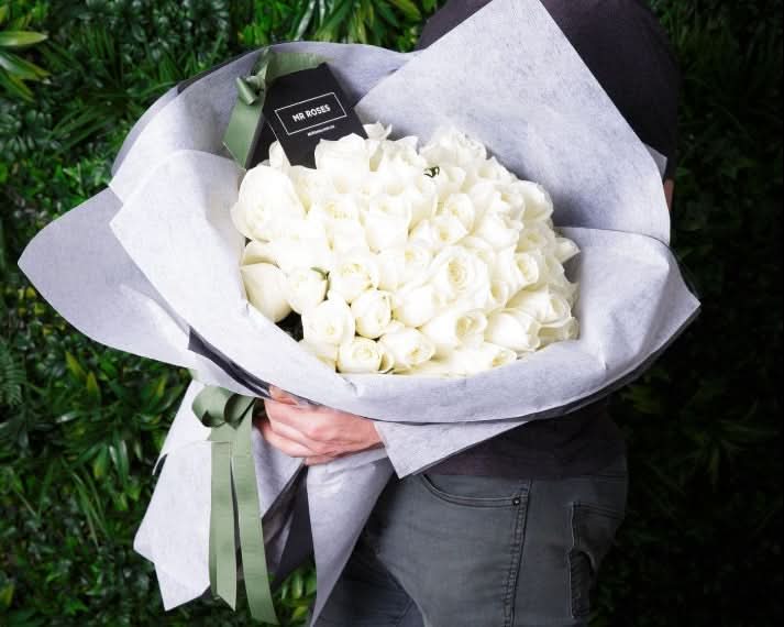 White Cream Roses Flower Bouquets ( 12 - 1000 Stems )