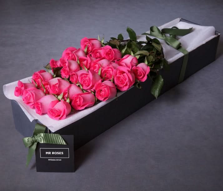 long stemmed pink roses in Mr Roses gift box
