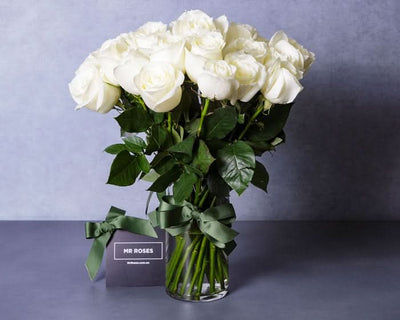 medium stemmed white roses