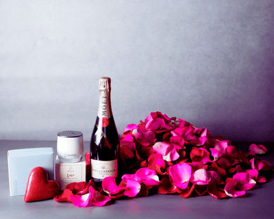 pink rose petals gifting set