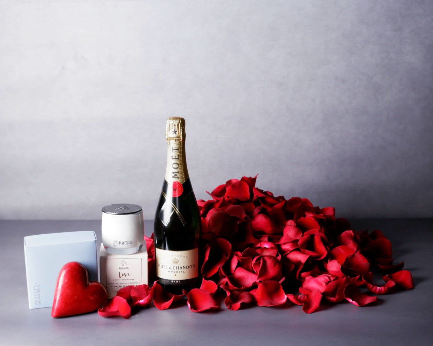 red rose petals gifting set