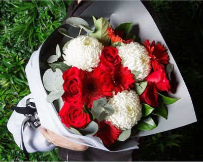Pretty Passion Flower Bouquet for same day delivery