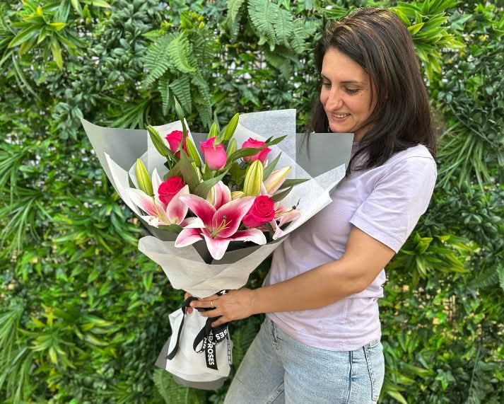 Fragrant pink lilies & roses flower bouquet