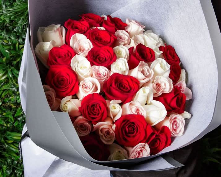 Member-Exclusive Tri-Colour Big Rose Bouquet