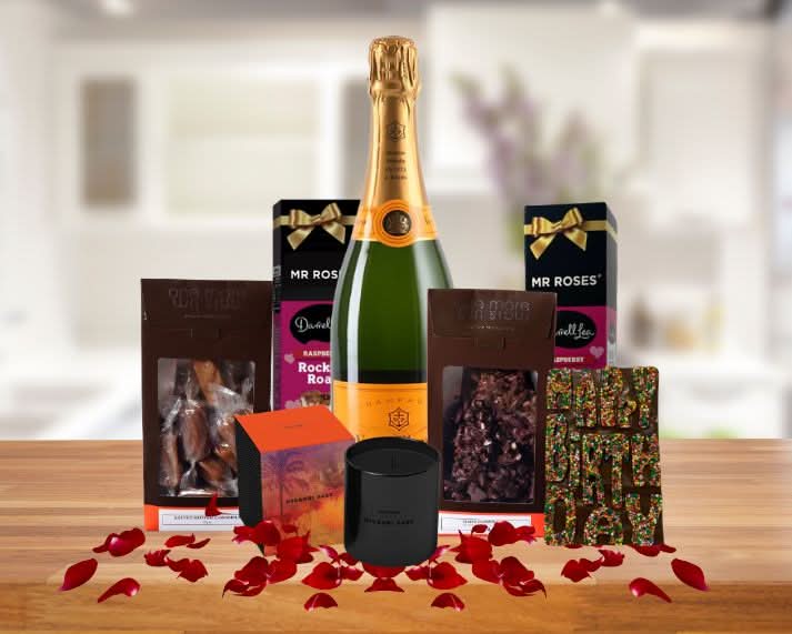 Mr Roses Happy Birthday Luxury Hamper