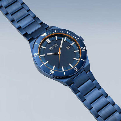 Bering Solar 14443-797 Men's Watch • Scratch-resistant sapphire crystal • Fine Milanese strap