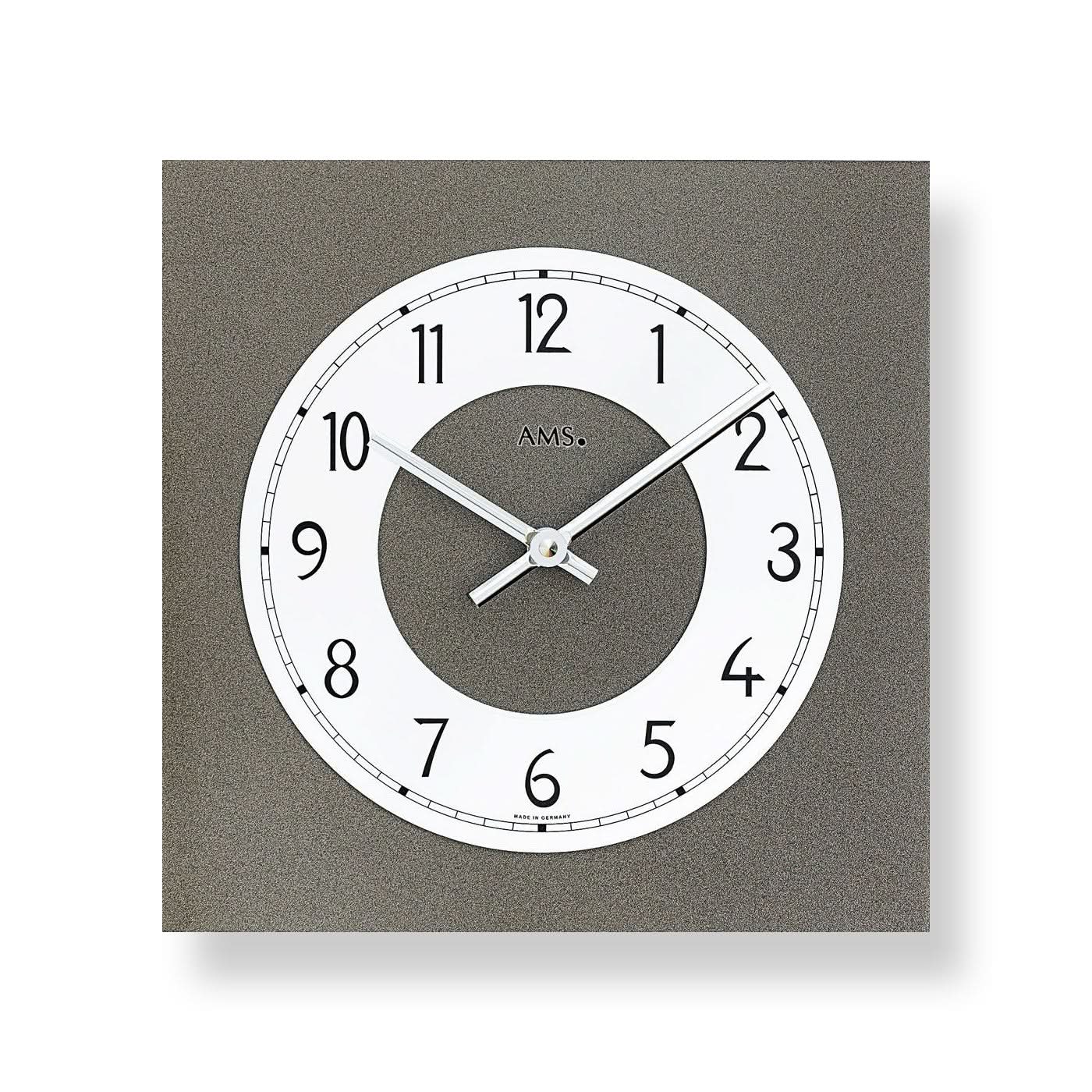 AMS Wanduhr • Zeitloses Design • Präzises Uhrwerk