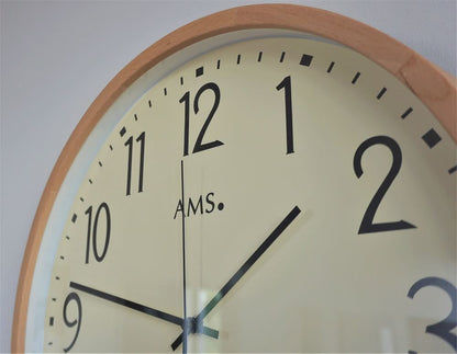 AMS Wanduhr 40 cm Ø Holz • Funkgesteuert • Made in Germany