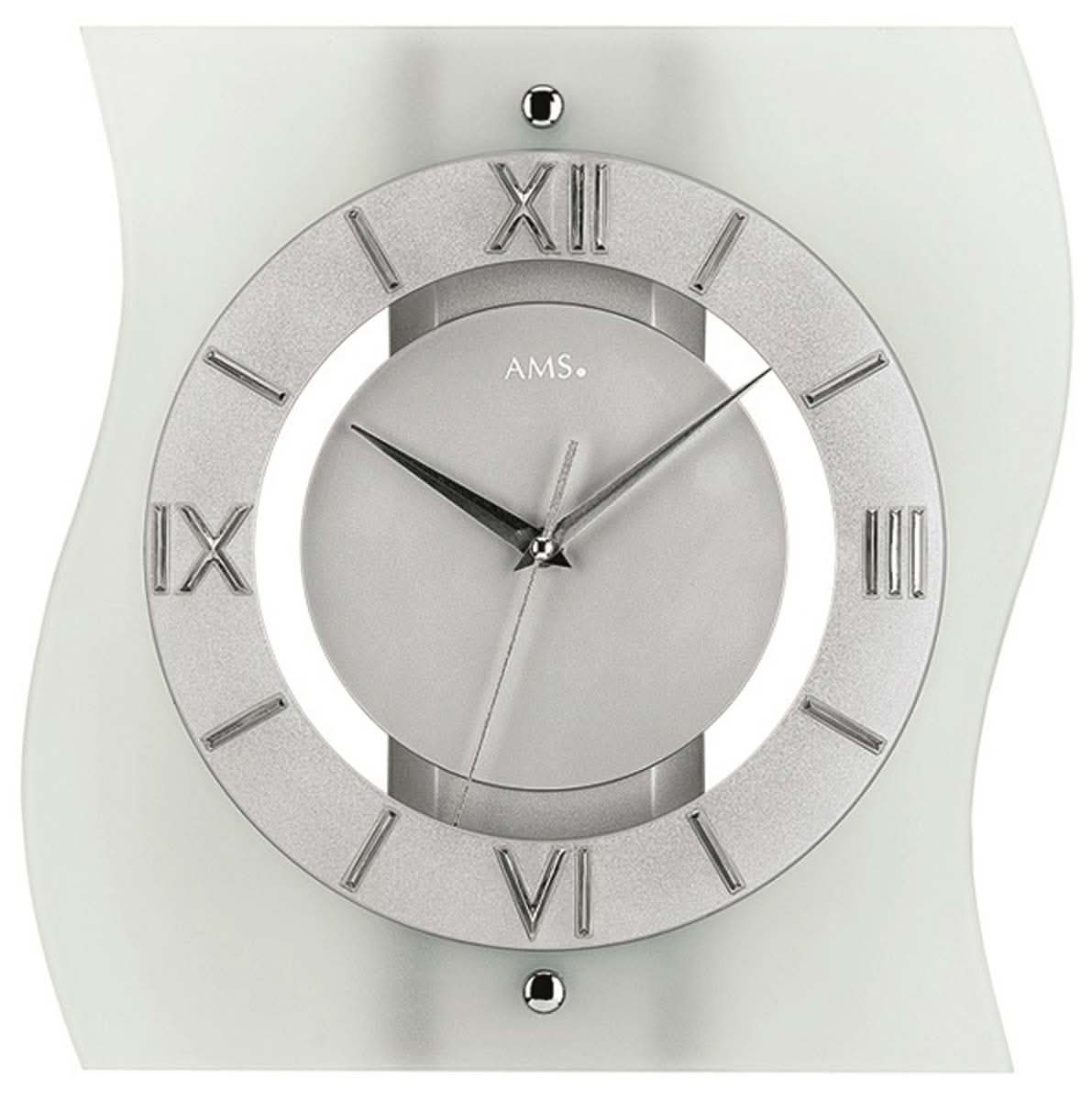 AMS Wanduhr 30x32 cm Holz • Funkgenau • Zeitloses Design