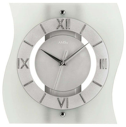 AMS Wanduhr 30x32 cm Holz • Funkgenau • Zeitloses Design