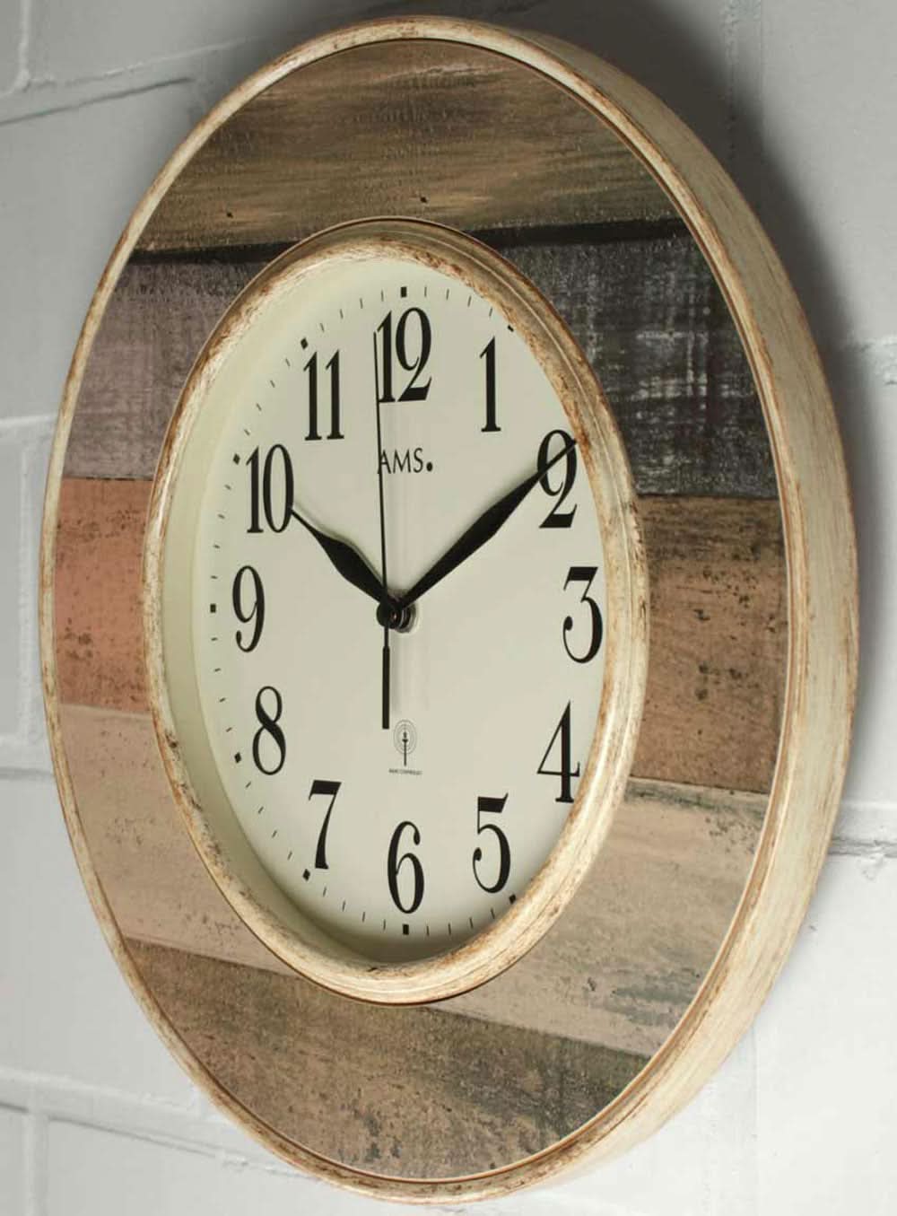 AMS Wanduhr 35 cm Ø Holz und Kunststoff • Funkgesteuertes Quarzwerk • Klares Design