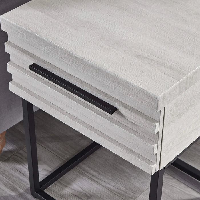 Findlay 3-Piece Bedroom Set, Plush 3D Upholstered Bed with Two Nightstands, Queen Default -DTYStore