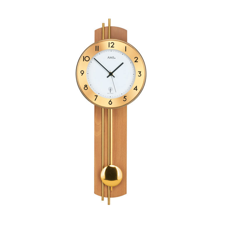 Horloge murale en bois de hêtre clair avec pendule et chiffres arabes