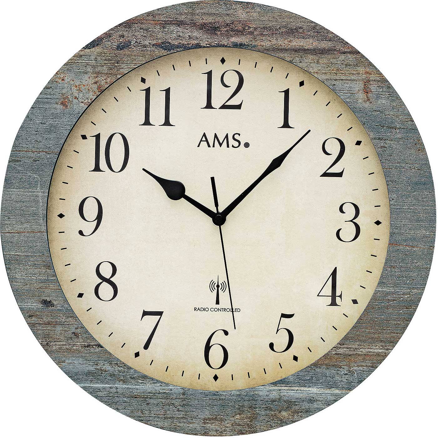 Horloge murale radio-pilotée avec cadran bleu gris, chiffres romains, logo AMS et aiguilles