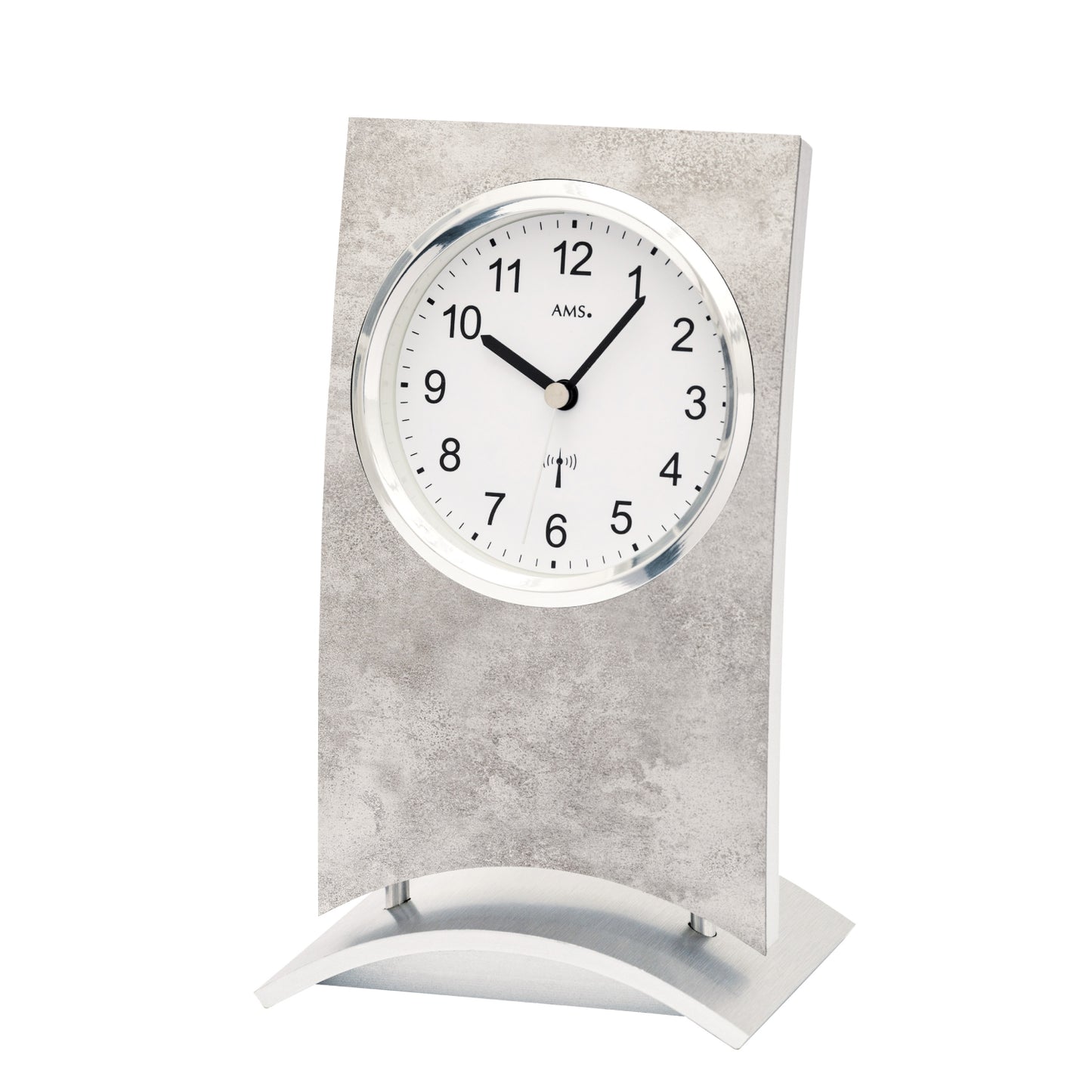 Horloge de table argent antique avec cadran rond, logo AMS, aiguilles noires, verre minéral