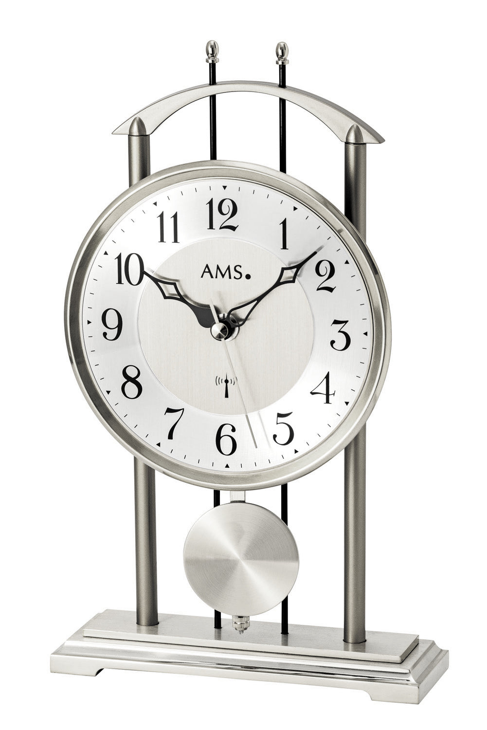 Horloge de table argentée à quartz avec cadran rond et balancier