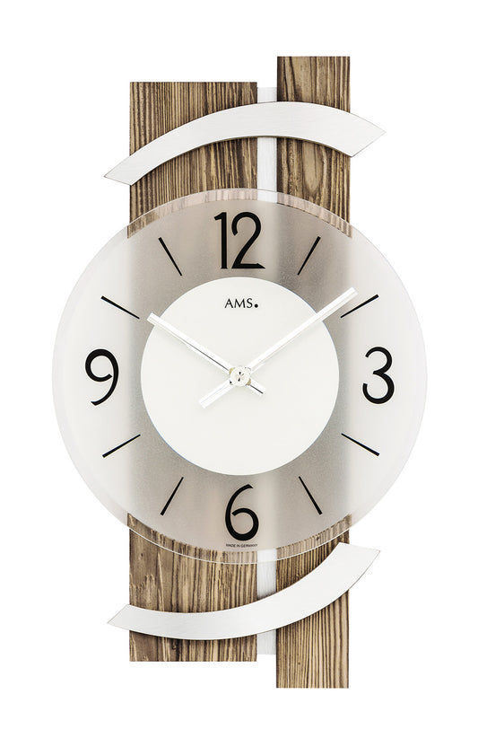 Horloge murale avec cadran rond, aiguilles blanches et chiffres noirs, cadre en bois