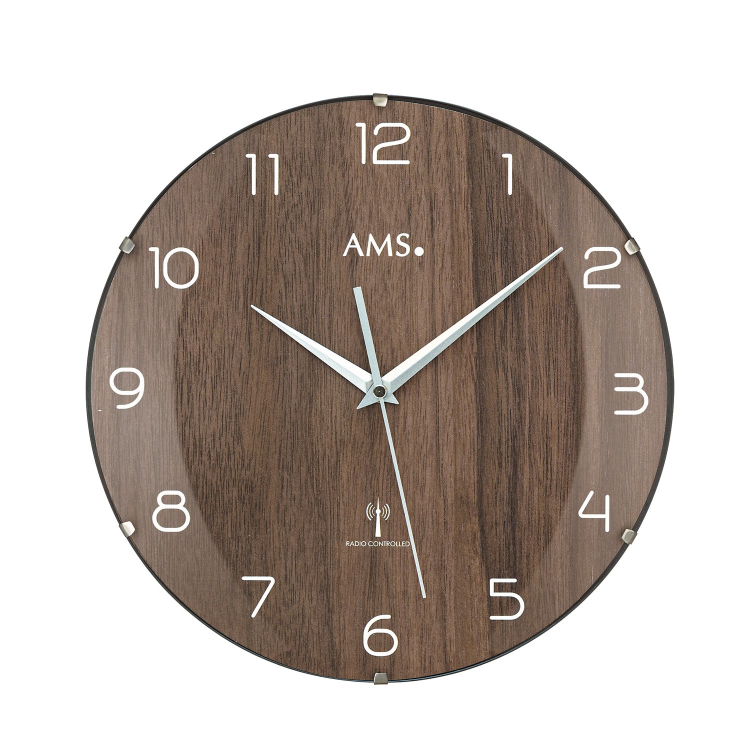 Horloge murale radio-pilotée avec cadran en bois marron, chiffres romains, marque AMS