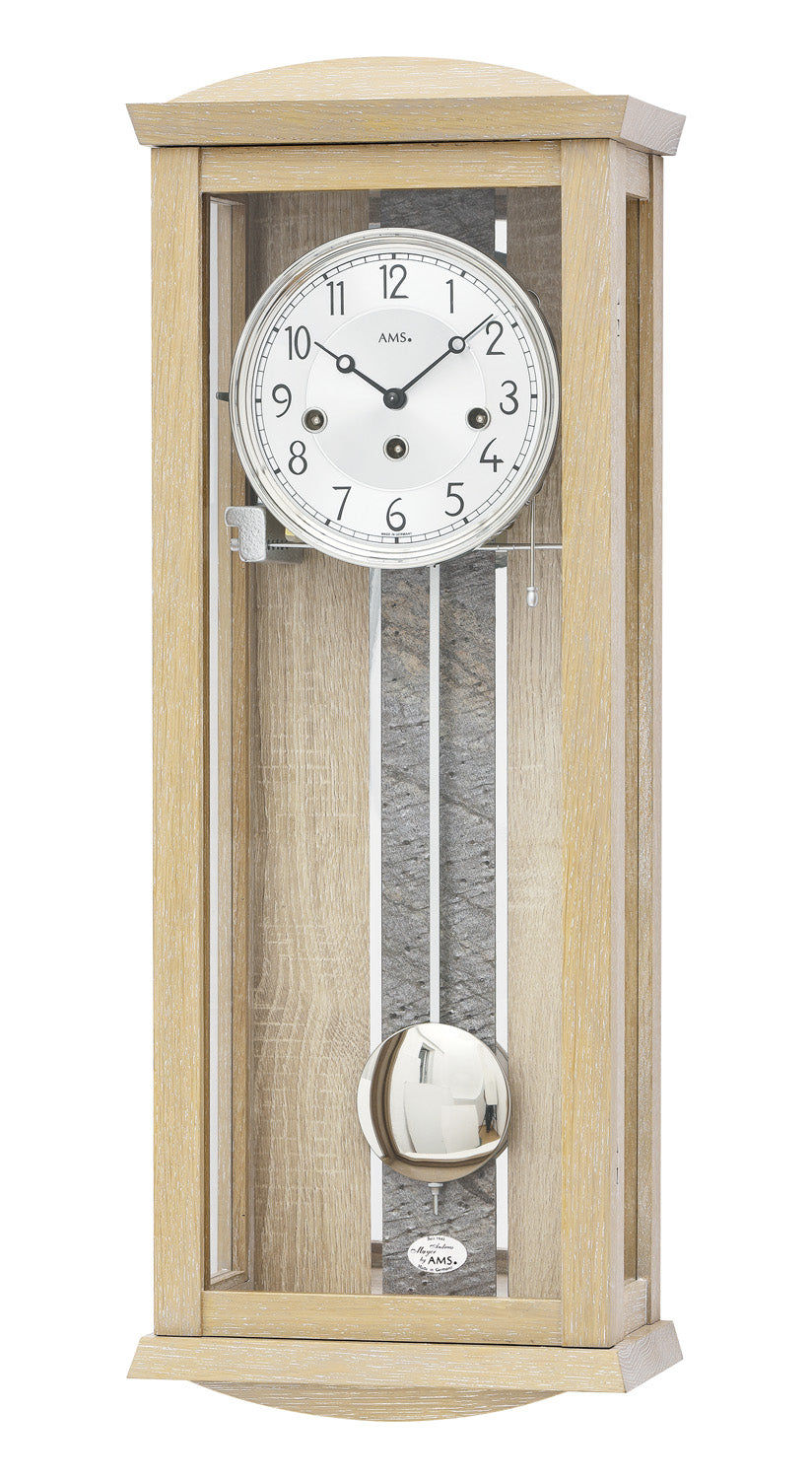 Horloge murale en bois de chêne clair avec cadran analogique et pendule