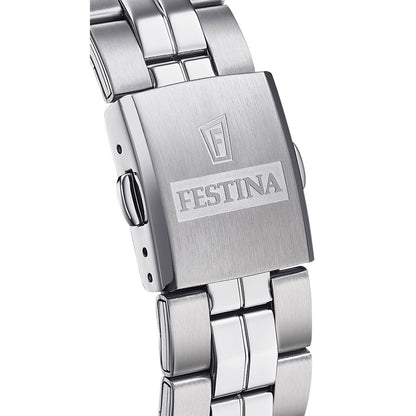 Herrenarmbanduhr: Edelstahlarmband-Detail mit Verschluss und FESTINA-Gravur