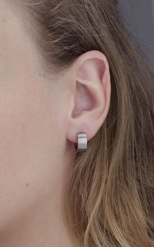 Boucles d'oreilles Boccia Titanium pour femme : créoles plates argentées