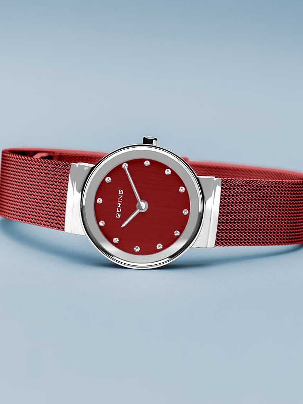 Bering Damenarmbanduhr: rotes Zifferblatt, silberne Lünette, rotes Edelstahlband