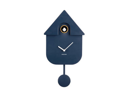 Karlsson Horloge murale design maison, bleu foncé avec découpe ronde et pendule