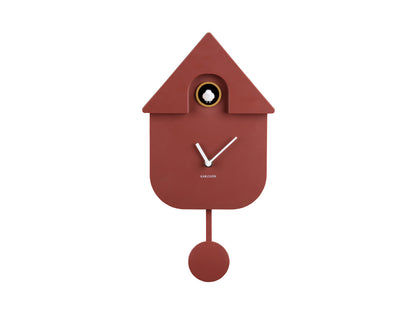 Karlsson Horloge Murale Forme Maison, Rouge, avec Cadran et Pendule en Bas