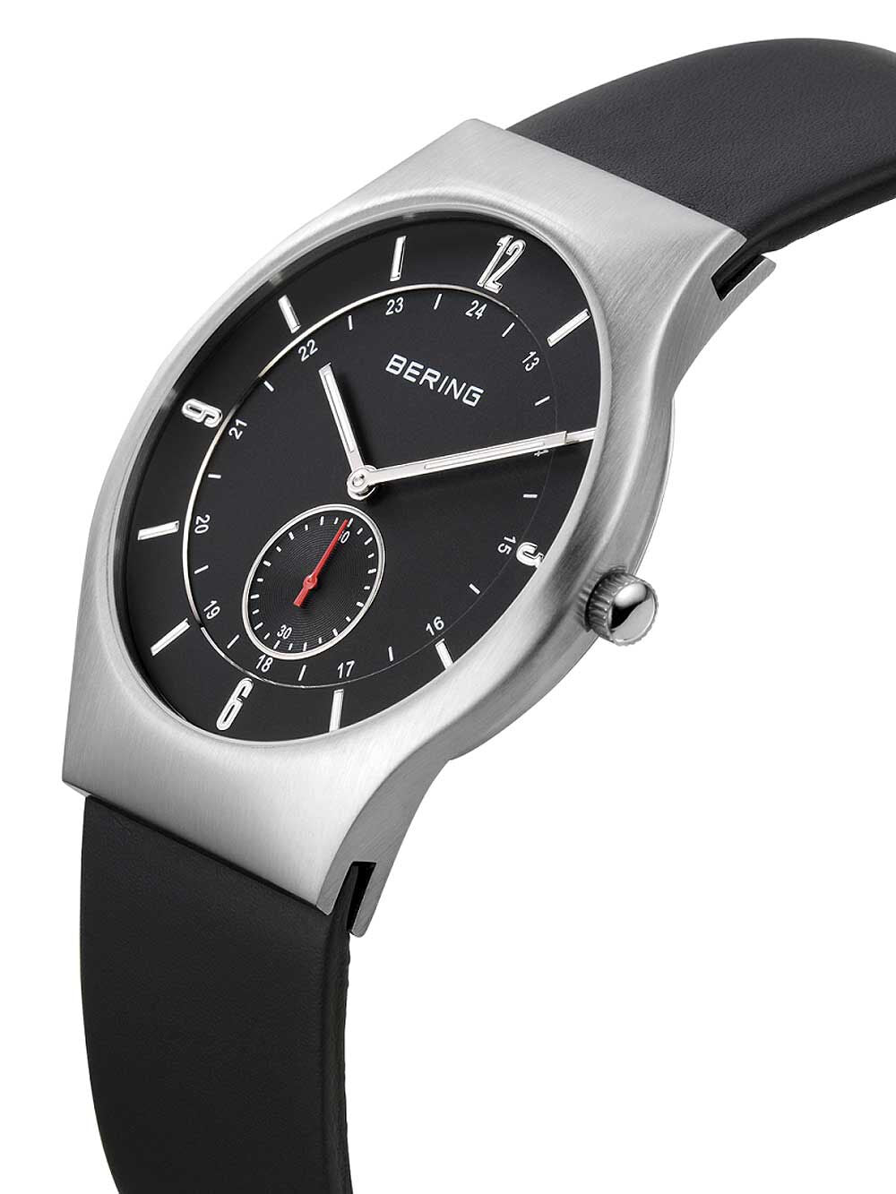 Herrenuhr mit schwarzem Zifferblatt, silbernem Gehäuse und schwarzem Lederarmband