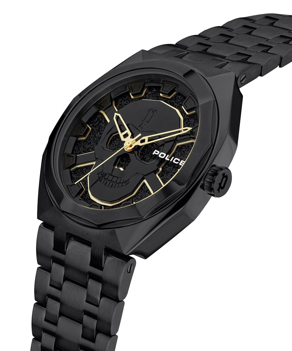 Schwarze Herrenuhr, schräger Blick aufs Totenkopf-Zifferblatt mit goldenen Akzenten